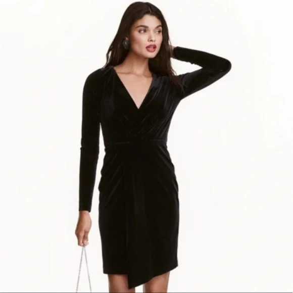 H&M | Dresses | Hm Size 2 Black Velvet Deep V Long Sleeve Cocktail Dress | Poshmark H&M | Dresses | Hm Size 2 Black Velvet Deep V Long Sleeve Cocktail Dress | Poshmark
